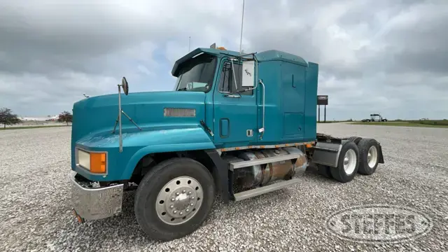 1994 Mack CH613