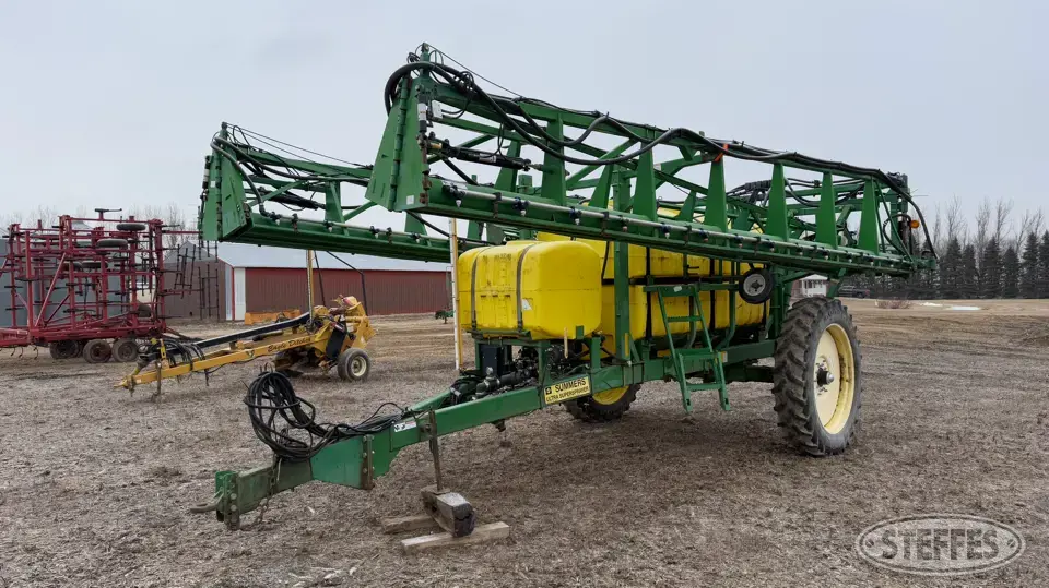 2009 Summers Ultimate Pull-Type Sprayer