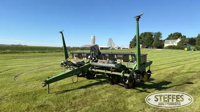 John Deere 7000