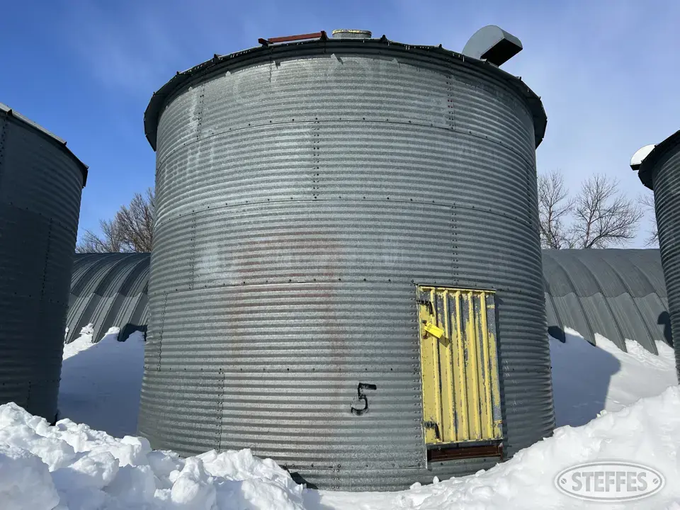 Coop Grain Bin