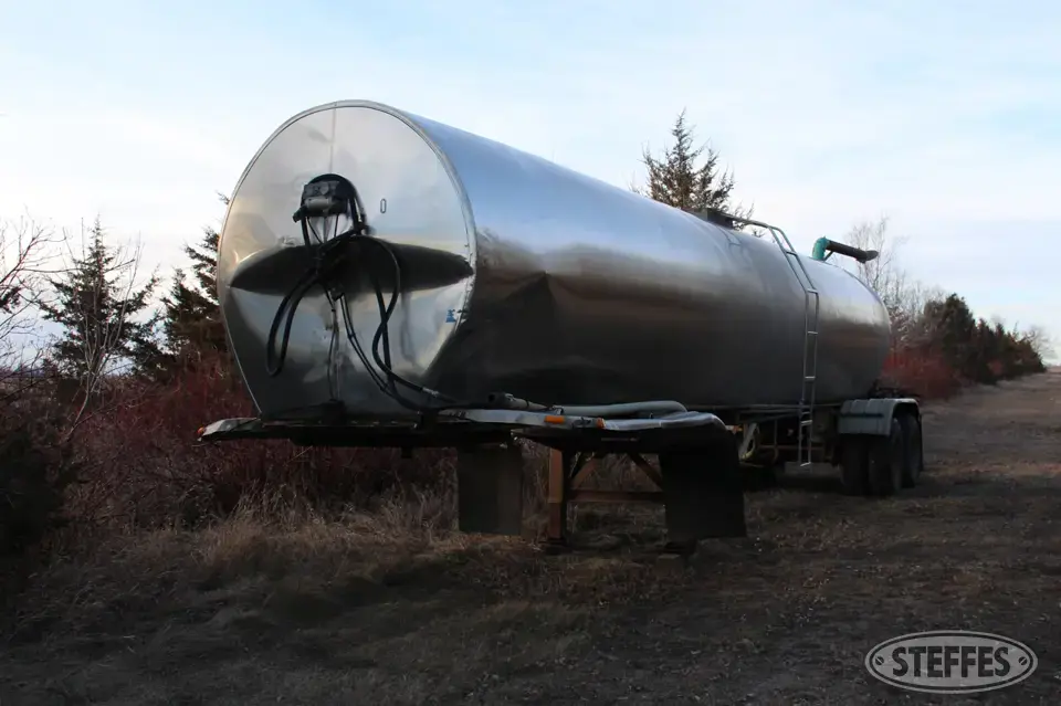 1972 Butler Manure Storage and Transportation Equipment