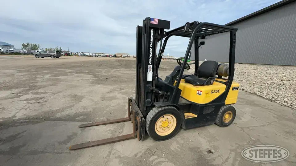 Doosan G25E Warehouse Forklift