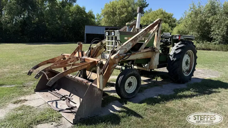 1974 Oliver 1555 2WD Tractor
