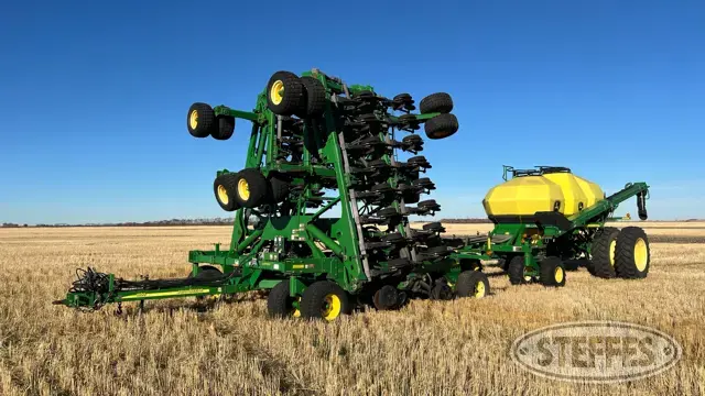 2013 John Deere 1890