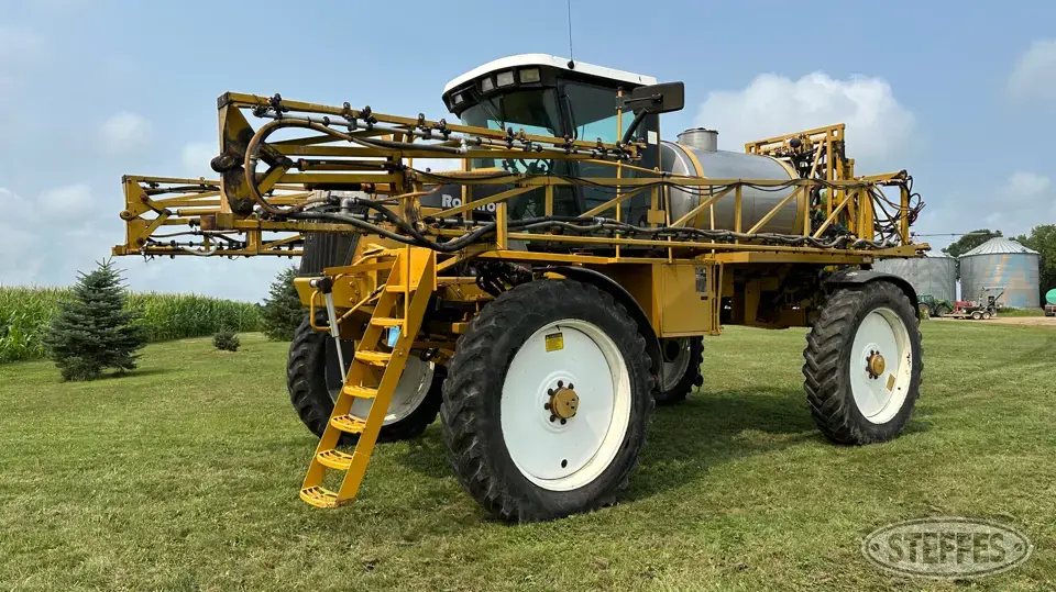 2001 AG-Chem 854 RoGator Self-Propelled Sprayer