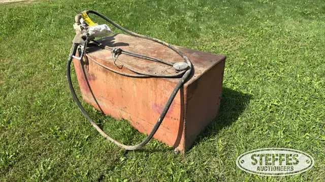 Portable fuel tank
