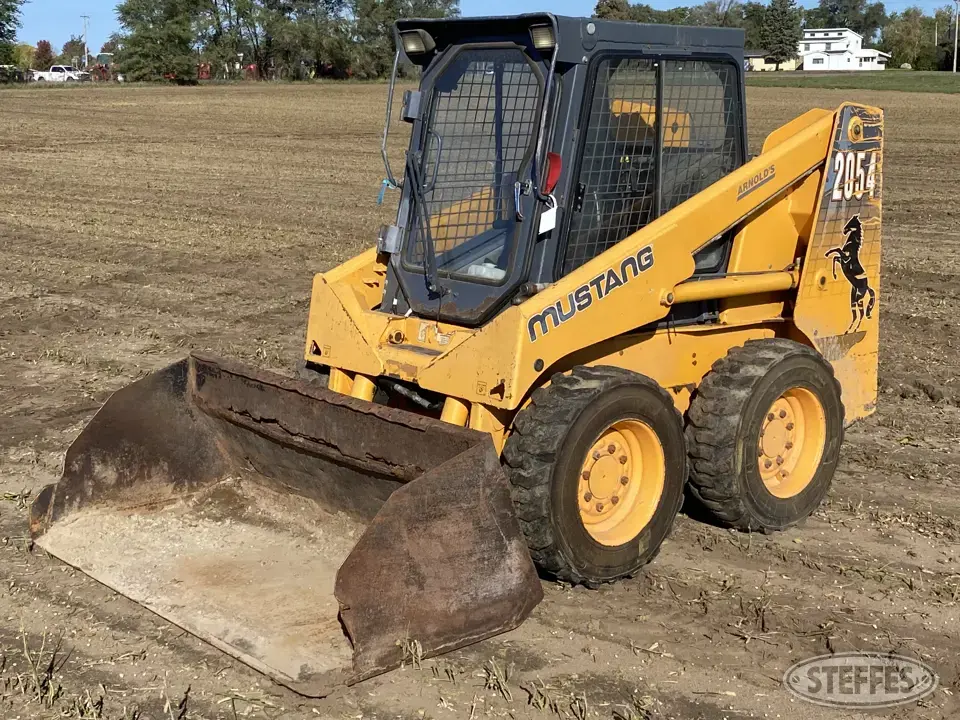 2002 Mustang 2054 Wheeled Skid Steer