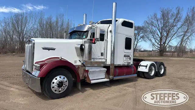 2002 Kenworth W900