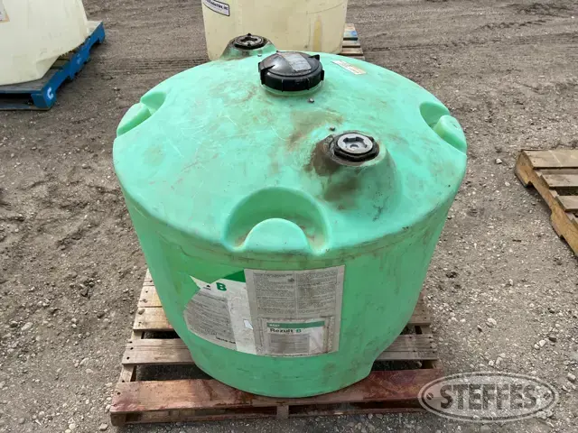 (2) 110 gal. poly bulk tanks