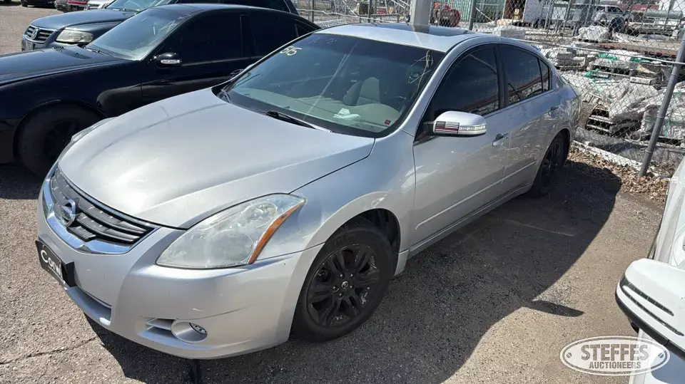 2010 Nissan Altima S Car