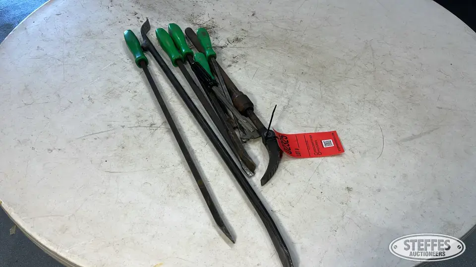 Assorted pry bars General Tools and Shop Supply