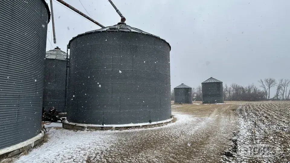 Circle grain bin