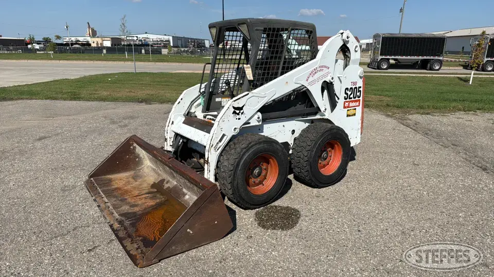 2011 Bobcat S205 Wheeled Skid Steer