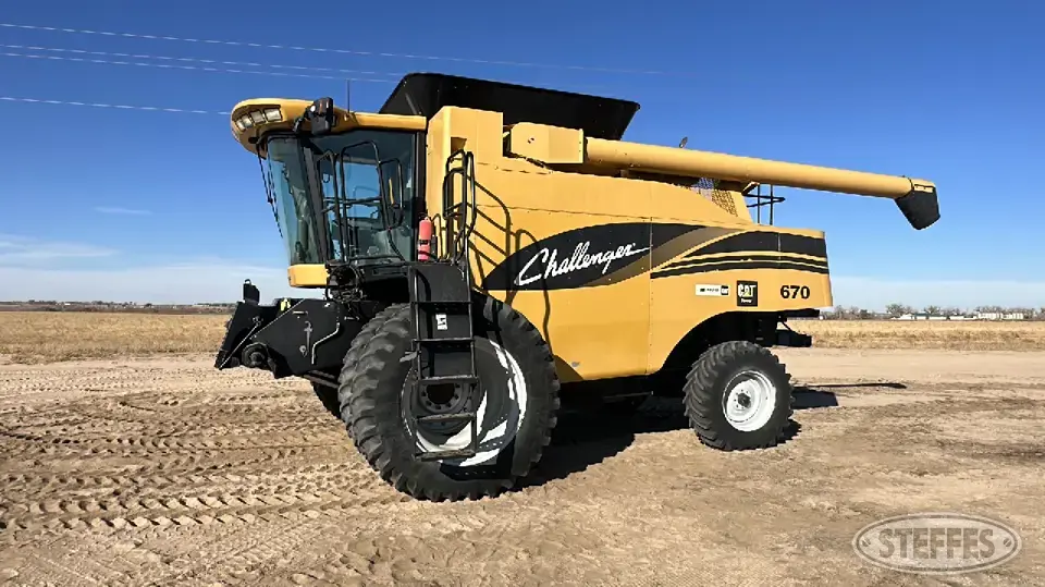 2005 Challenger CH670C Combine