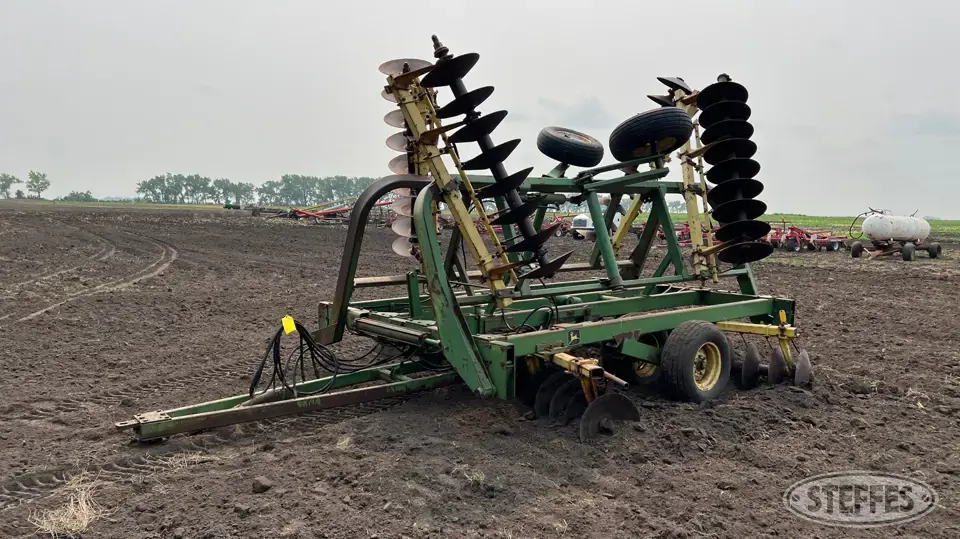 John Deere 230 Disc