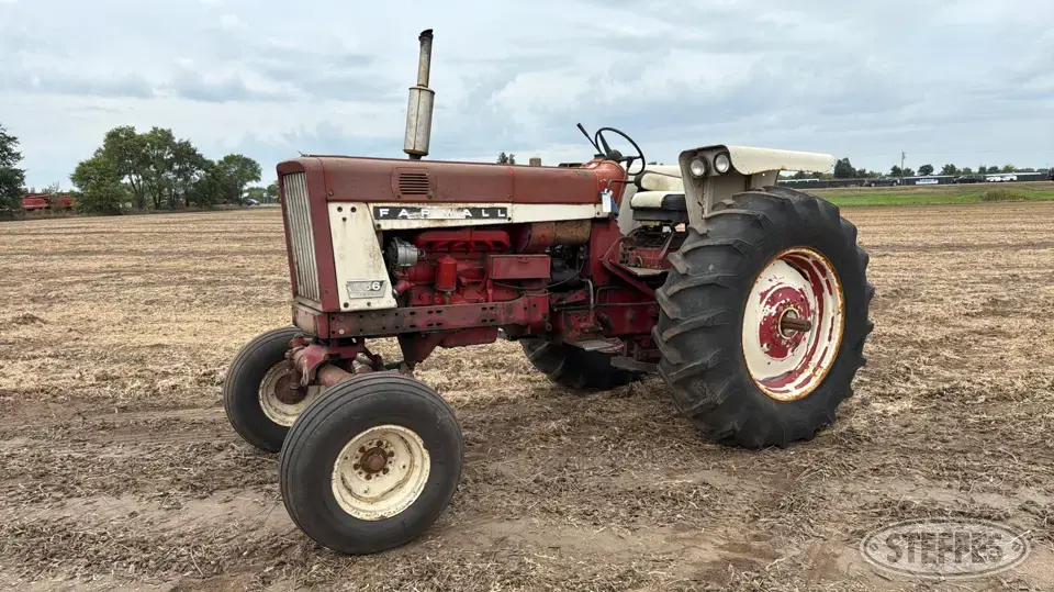 1966 Farmall 656 2WD Tractor