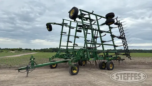 2008 John Deere 2410