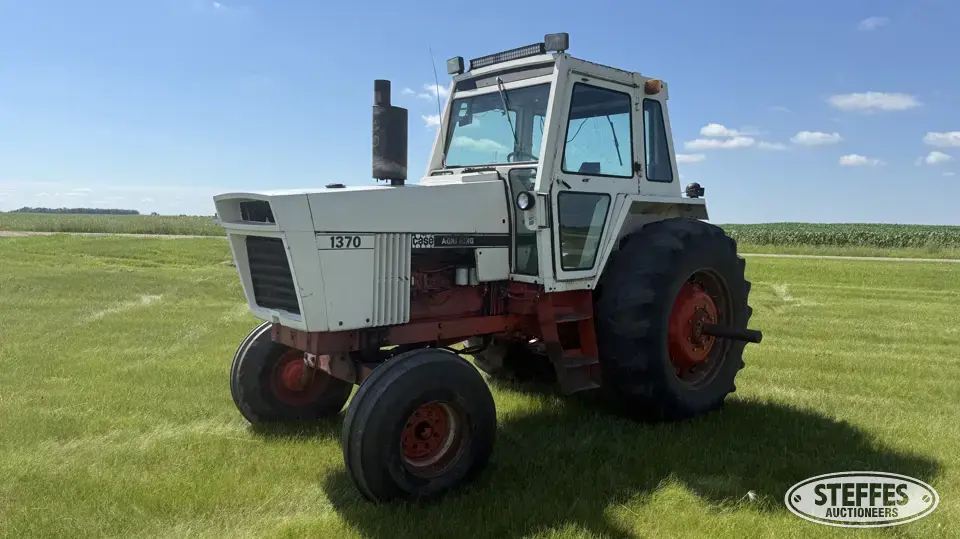 1974  Case Agri King 1370 2WD Tractor