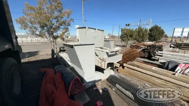 (8) Curb molds
