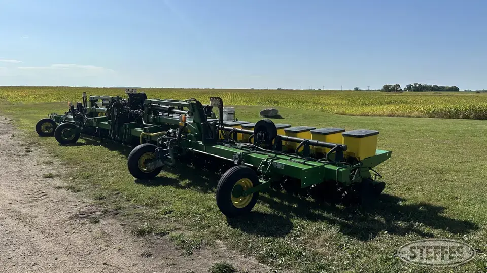 John Deere 1720 12 or More Row Planter