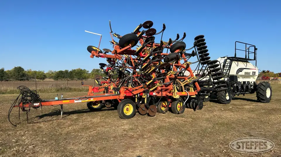 2004 Bourgault 8810-2/6280 Air Drills and Air Seeder