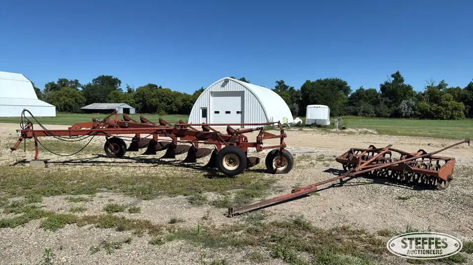 International 720 Plow