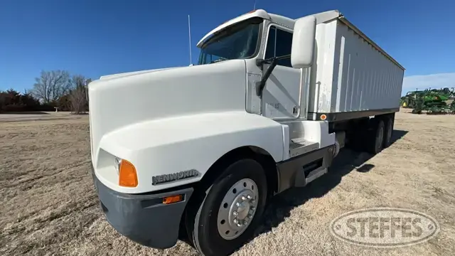 1990 Kenworth T600