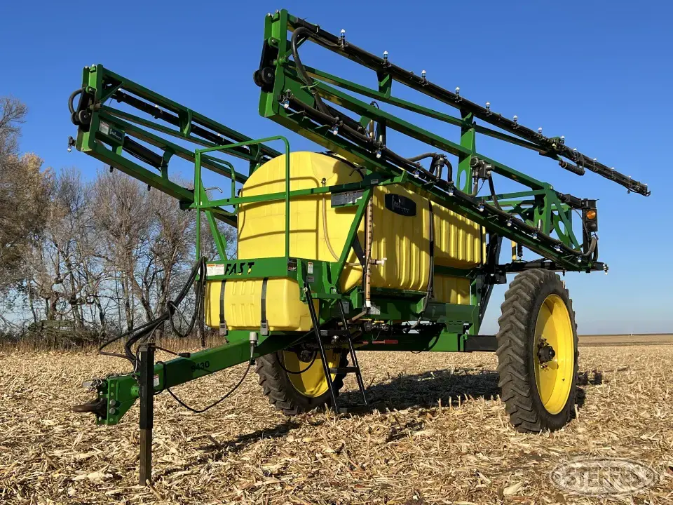 Fast 9430 Pull-Type Sprayer