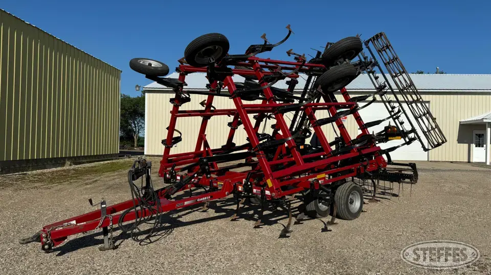 Case IH Tigermate 200 Field Cultivator