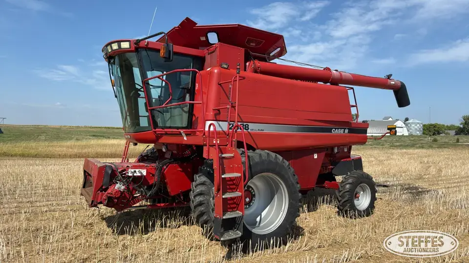 2005 Case IH 2388 Combine