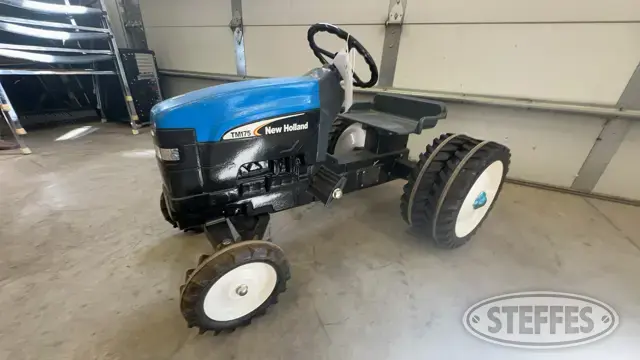 New Holland TM175