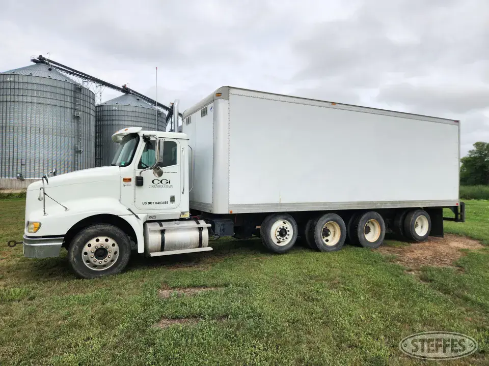 2004 IHC 9200i Van Truck