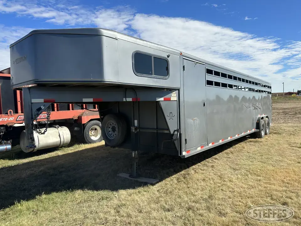 2015 Titan Classic Gooseneck Livestock Trailer
