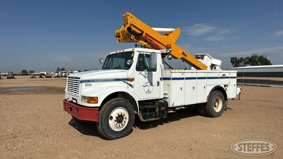 1999 International 4700 Bucket Truck