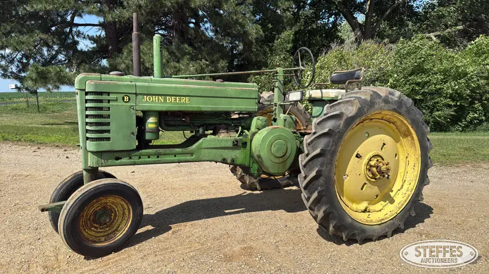 John Deere B 2WD Tractor