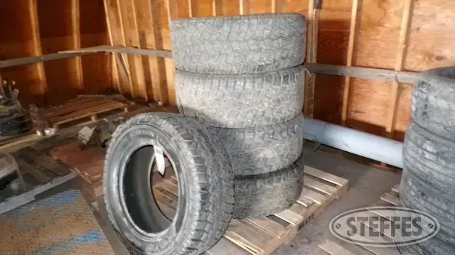 (5) Toyo Open Country LT325-60R20 tires