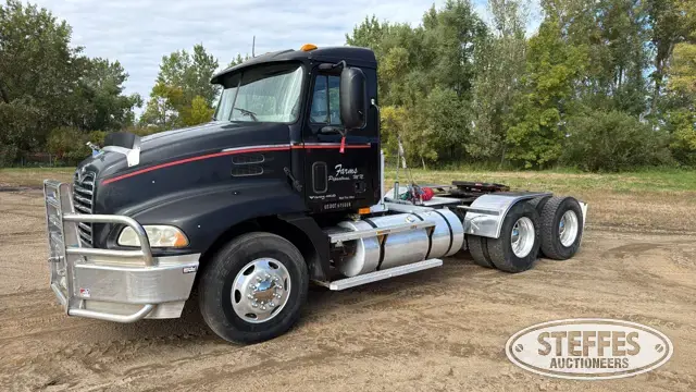 2000 Mack Vision CX613