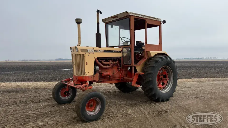 1966 Case 930 Comfort King 2WD Tractor