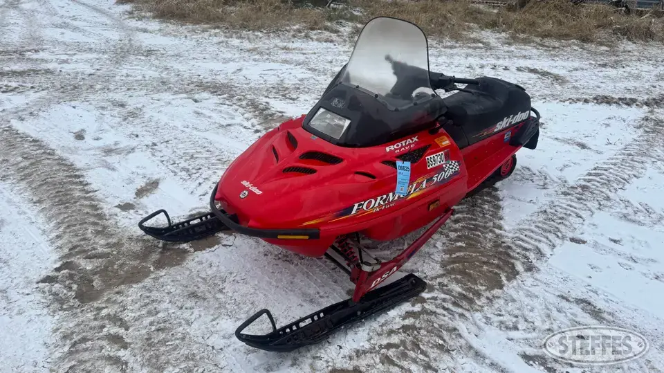 1997 Ski-Doo Formula 500 Deluxe Snowmobile