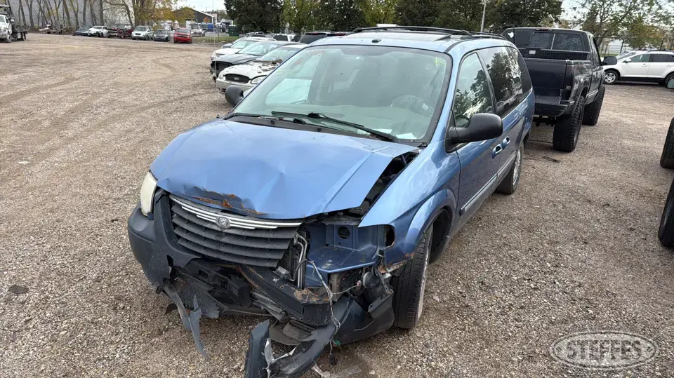 2007 Chrysler Town & Country Van