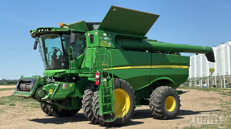 2012 John Deere S670 Combine