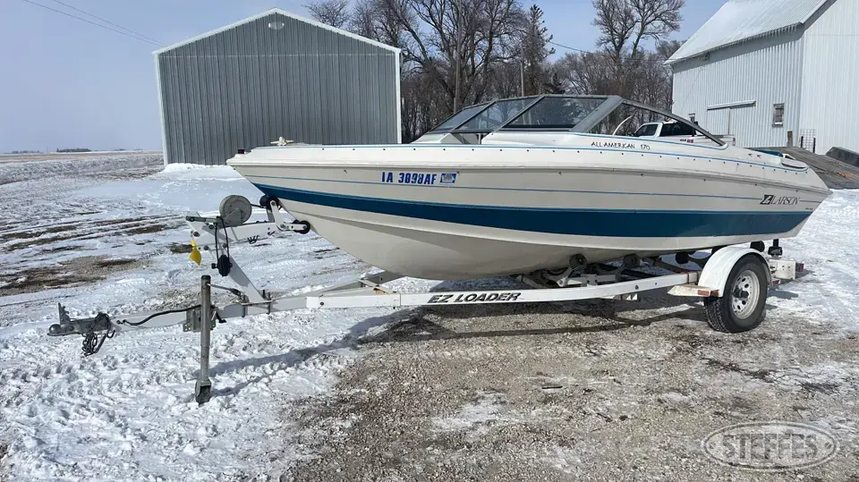 1992 Larson All American 170 Boat