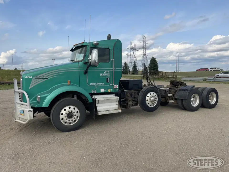 2008 Kenworth T800B Conventional Truck without Sleeper