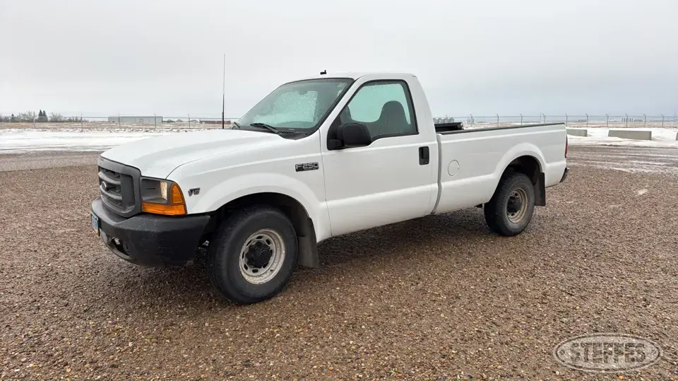 1999 Ford Super Duty F-250 XL 3 Quarter Ton Pickup