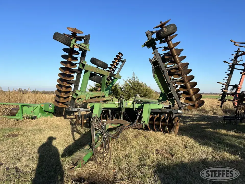 John Deere 650 Disc
