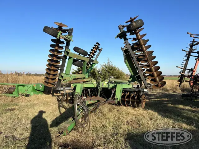 John Deere 650