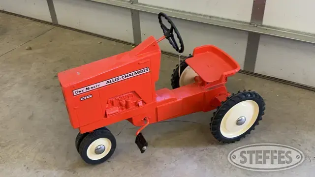 1964 Allis-Chalmers One Ninety XT