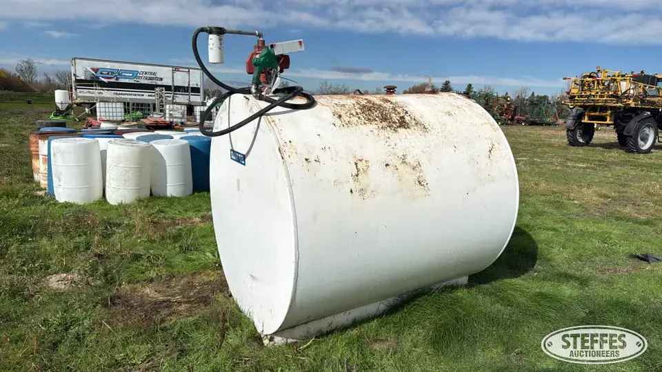 1,000 gal. fuel tank