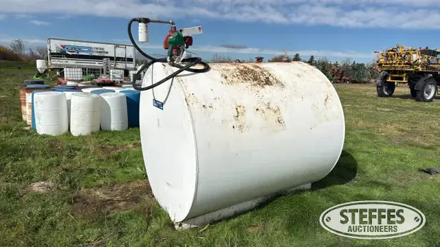 1,000 gal. fuel tank