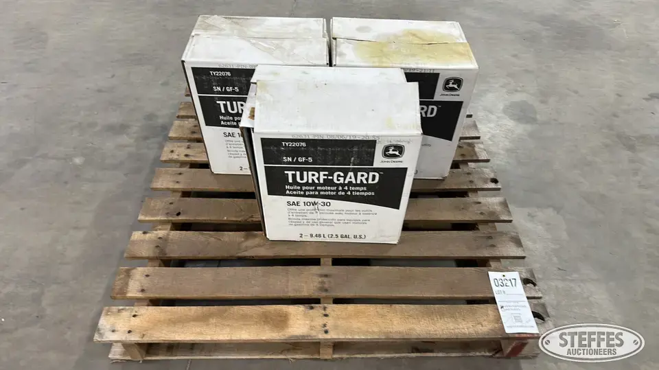 John Deere Turf-Gard SAE10W-30 oil Farm Support Item